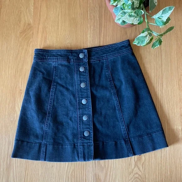 Madewell Metropolis Snap Black Denim Skirt - Picture 3 of 11